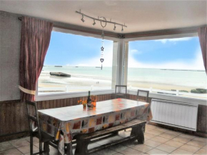Maison spacieuse avec vue sur la mer à Arromanches-les-Bains